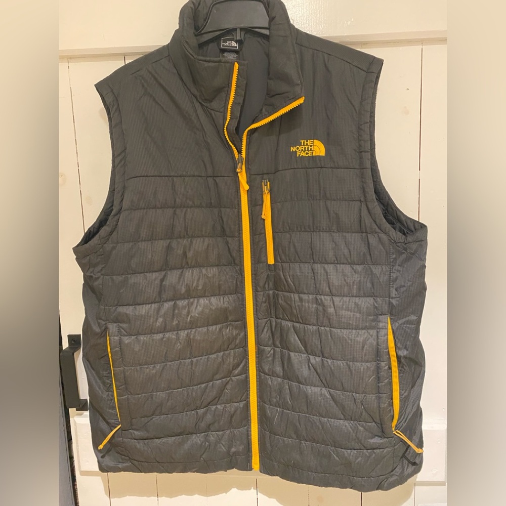 Men’s North Face Puffer Vest XL
